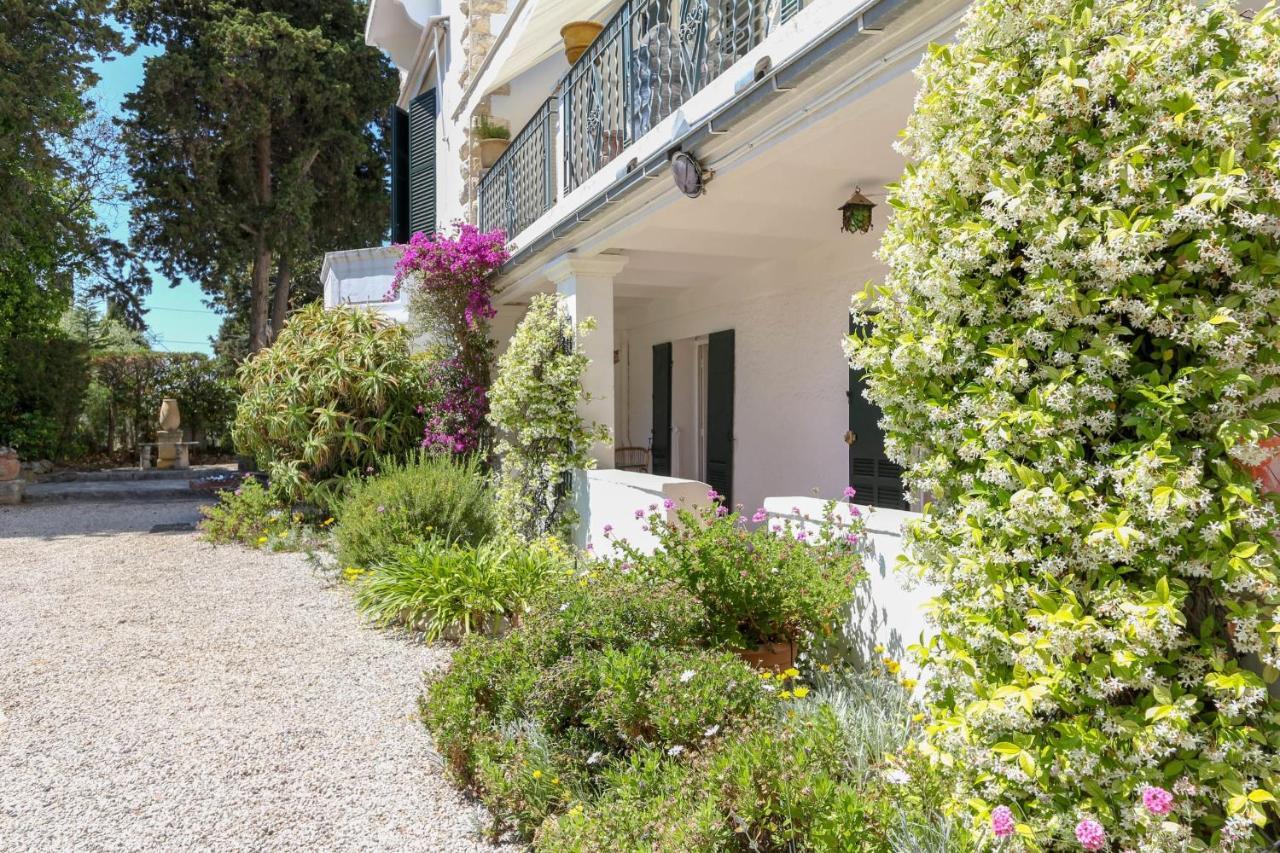 In A Beautiful Quiet Parking - Benakey Appartamento Cannes