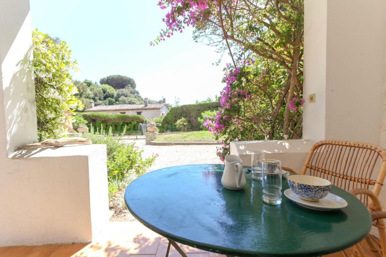 Appartamento In A Beautiful Quiet Parking - Benakey Cannes